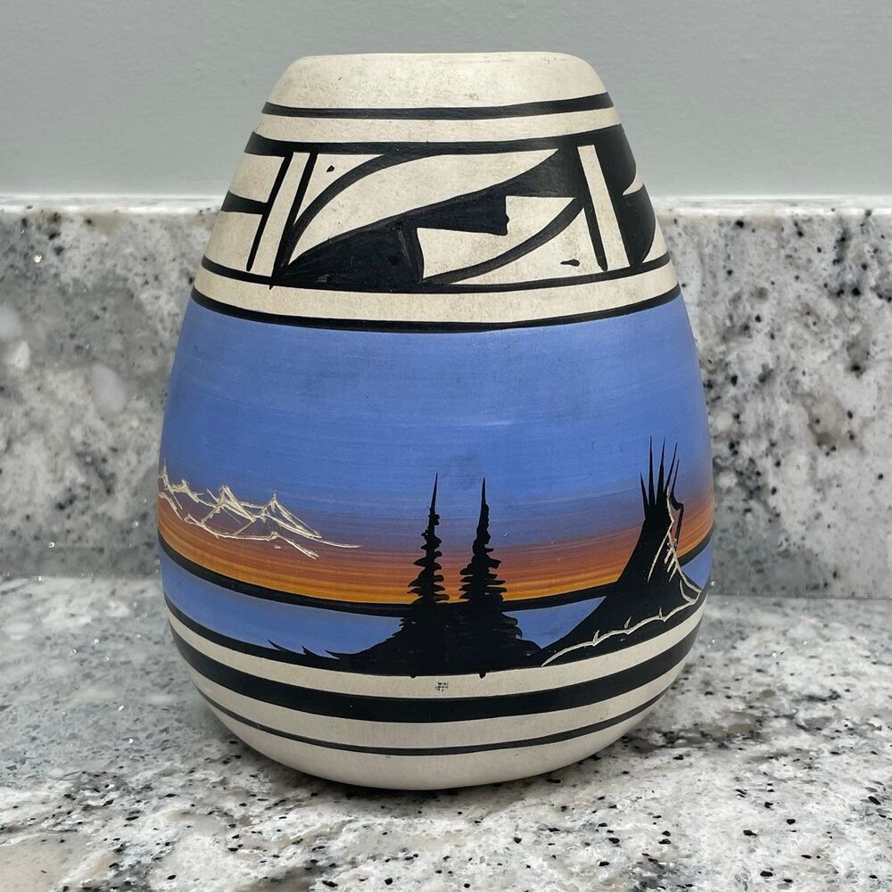 Vtg Hand Crafted Cedar Mesa Navajo Signed Pottery Vase Blue Sky Native American